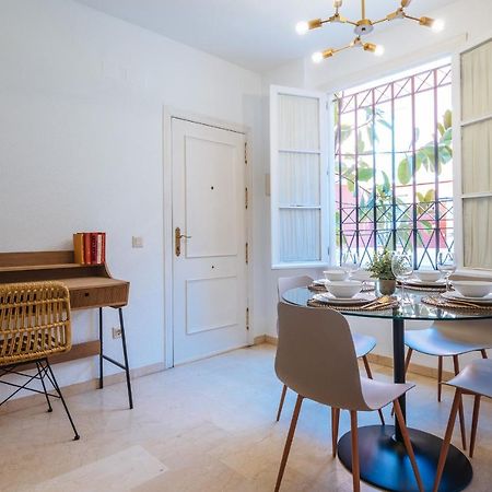 Lirio Suite Apartment - Private Parking Included Севиля Екстериор снимка
