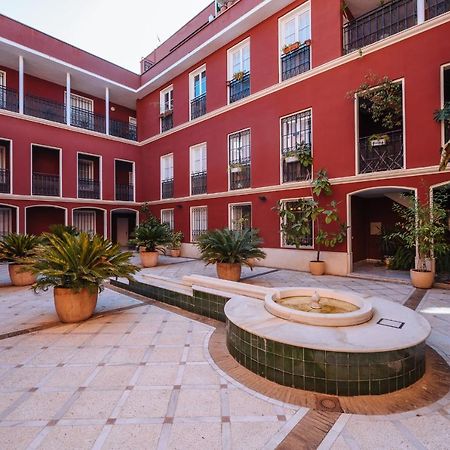 Lirio Suite Apartment - Private Parking Included Севиля Екстериор снимка