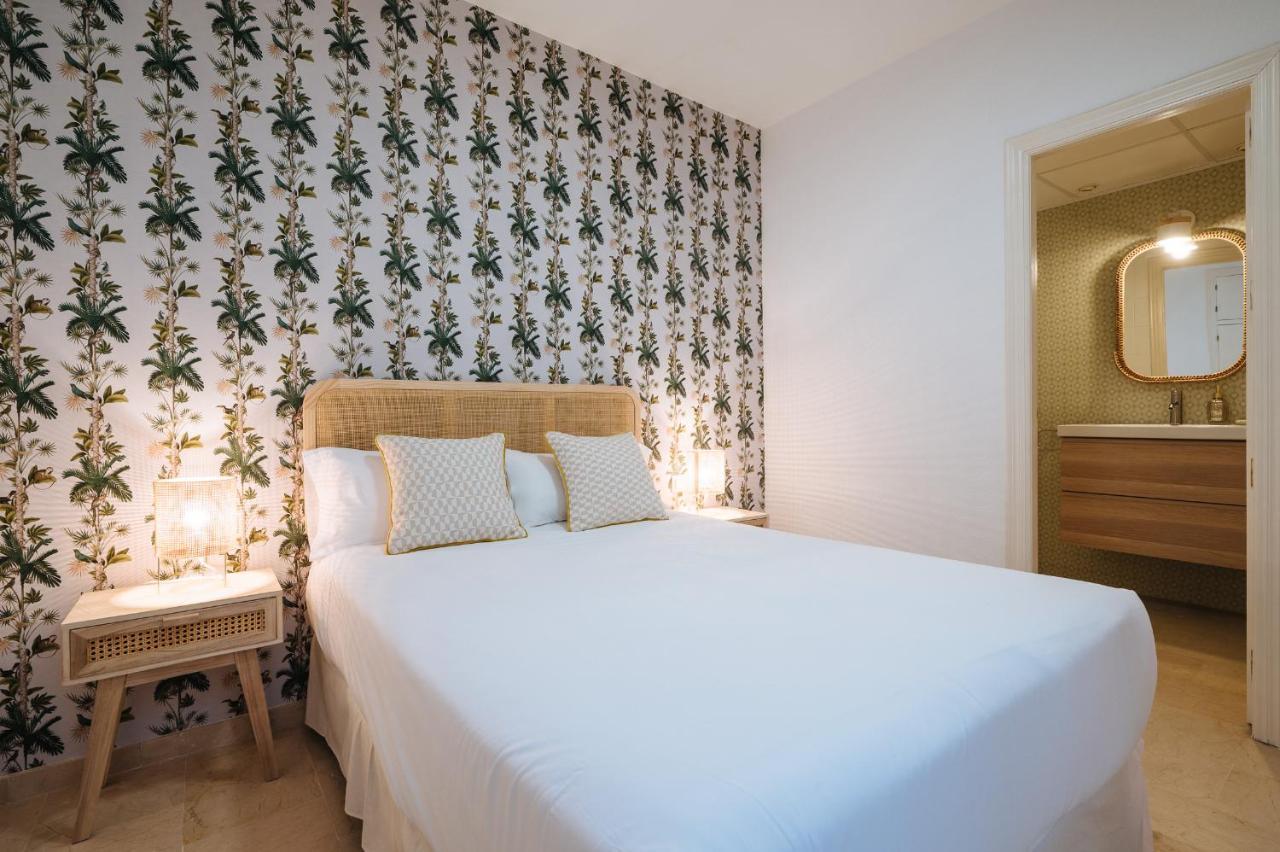 Lirio Suite Apartment - Private Parking Included Севиля Екстериор снимка