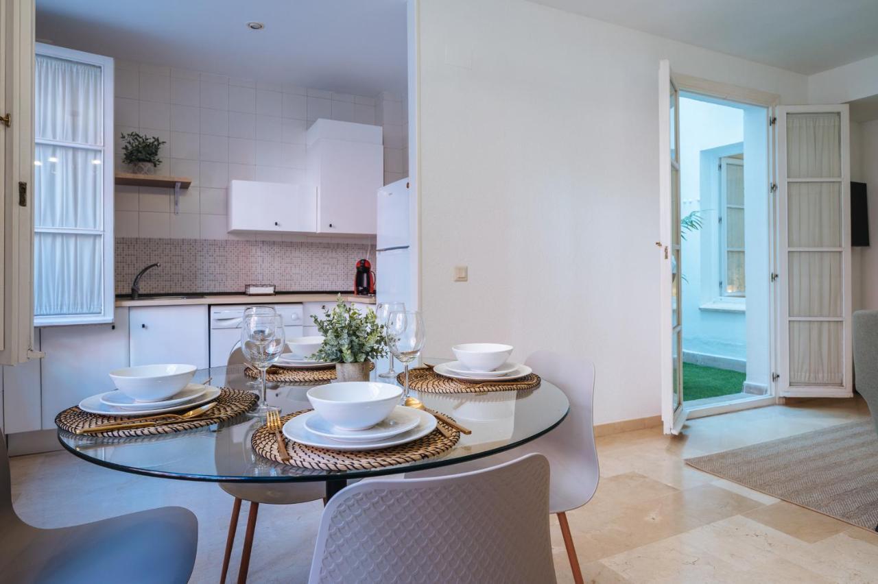 Lirio Suite Apartment - Private Parking Included Севиля Екстериор снимка