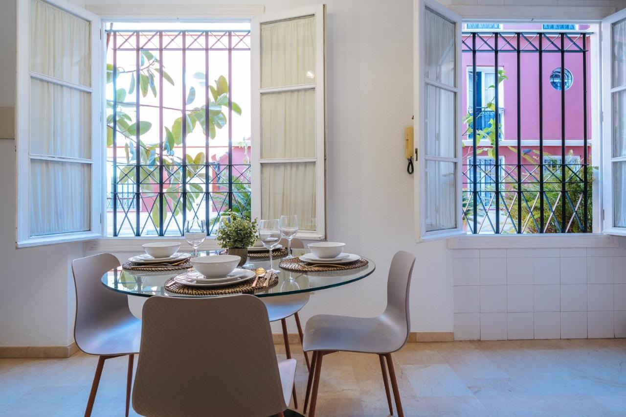 Lirio Suite Apartment - Private Parking Included Севиля Екстериор снимка