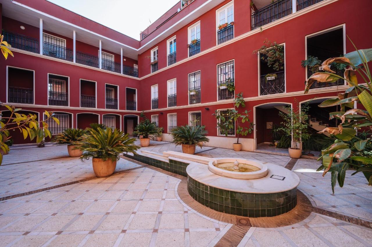 Lirio Suite Apartment - Private Parking Included Севиля Екстериор снимка